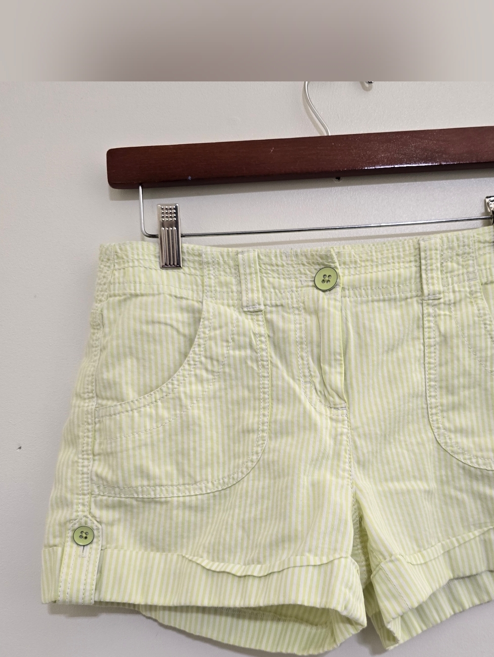 LOFT size 00 Striped Cuffed Original Fit‎ Shorts Lime White